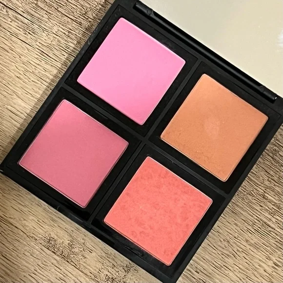 Makeup Brush Set + Case | Makeup Bundle - Picture 6 of 7